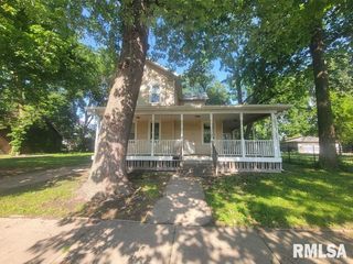1114 N FLORA Avenue, Peoria, IL 61606