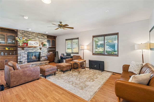 4609 White Pine Drive NE, Cedar Rapids, IA 52402