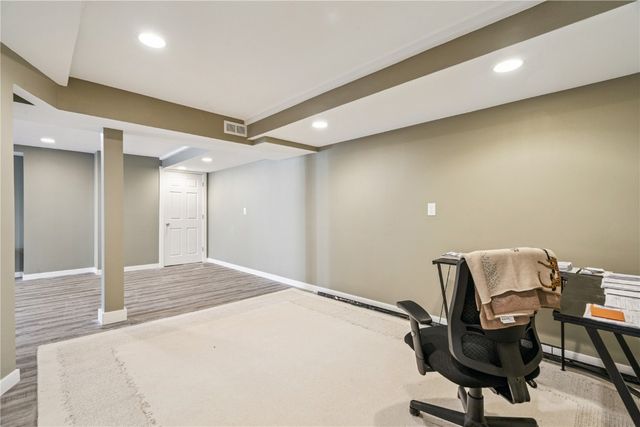 4609 White Pine Drive NE, Cedar Rapids, IA 52402