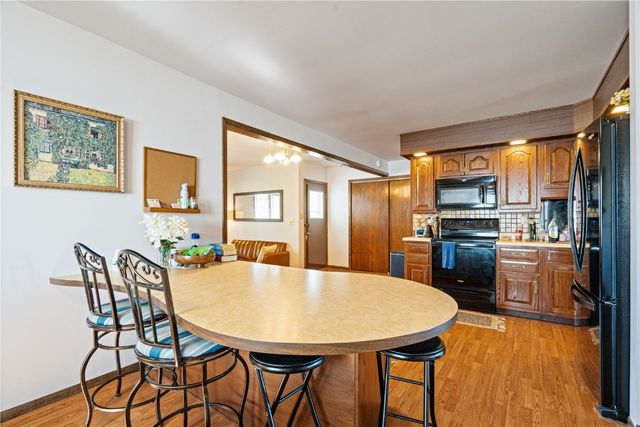 4609 White Pine Drive NE, Cedar Rapids, IA 52402