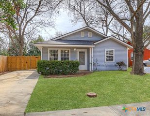 313 Armstrong Street, San Marcos, TX 78666