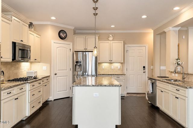 2631 Brighton Bluff Drive, Apex, NC 27539