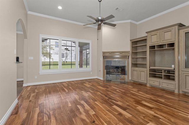 133 Waterford Way, Montgomery, TX 77356