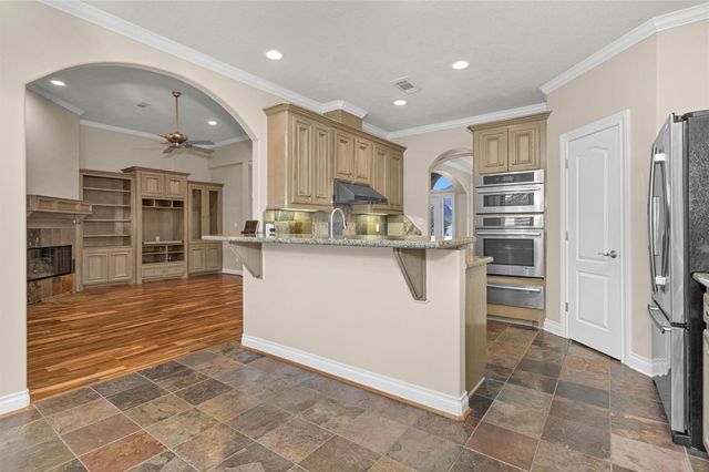 133 Waterford Way, Montgomery, TX 77356