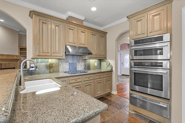 133 Waterford Way, Montgomery, TX 77356