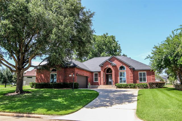 133 Waterford Way, Montgomery, TX 77356