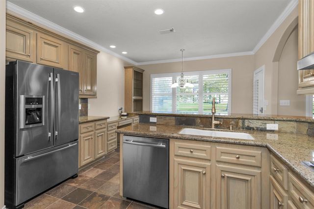 133 Waterford Way, Montgomery, TX 77356