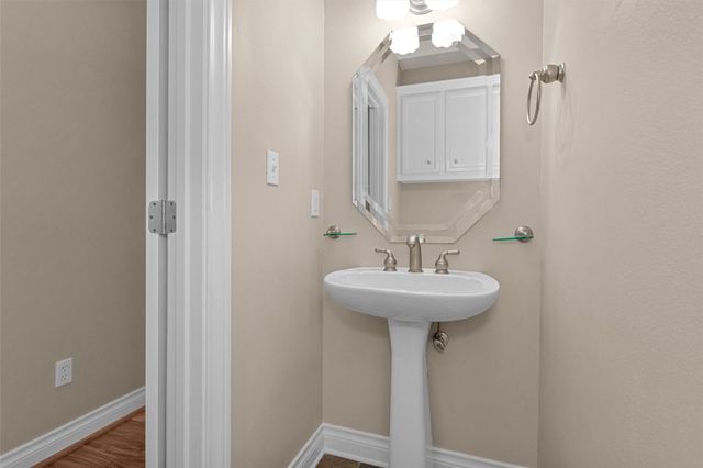 133 Waterford Way, Montgomery, TX 77356