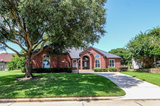 133 Waterford Way, Montgomery, TX 77356