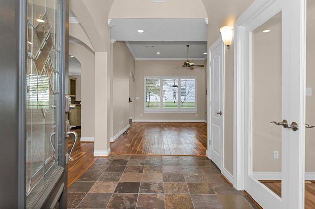 133 Waterford Way, Montgomery, TX 77356