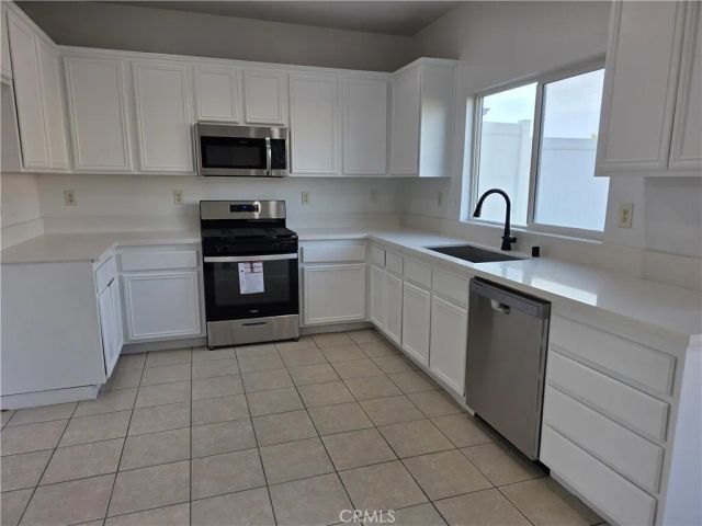 12378 Blazing Star, Victorville, CA 92392