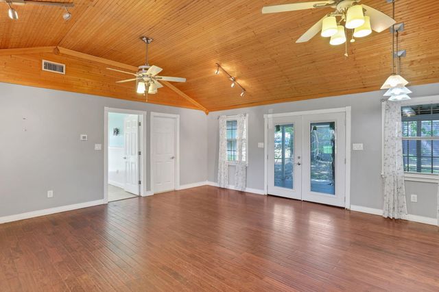 140 Tobago Lane, Point Blank, TX 77364