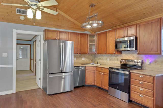 140 Tobago Lane, Point Blank, TX 77364