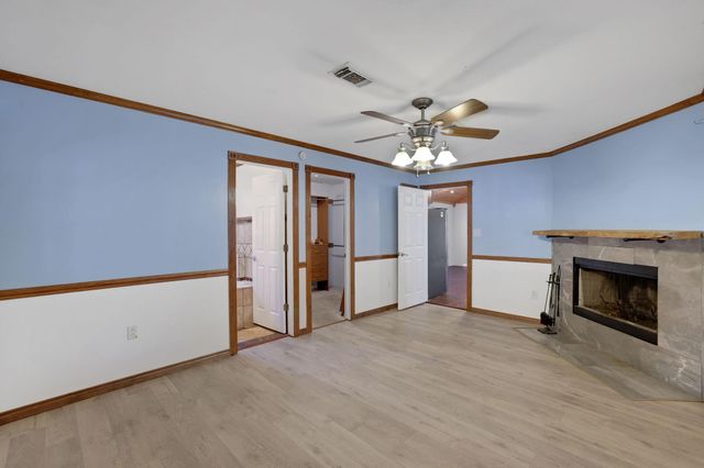 140 Tobago Lane, Point Blank, TX 77364