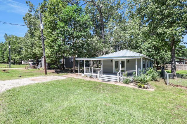 140 Tobago Lane, Point Blank, TX 77364