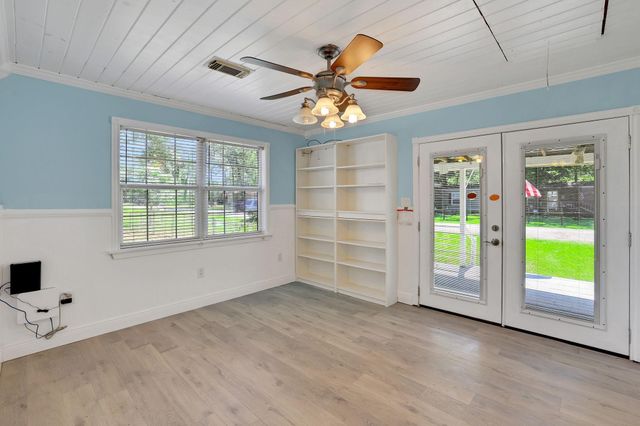 140 Tobago Lane, Point Blank, TX 77364