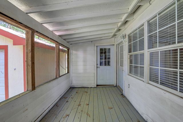 140 Tobago Lane, Point Blank, TX 77364