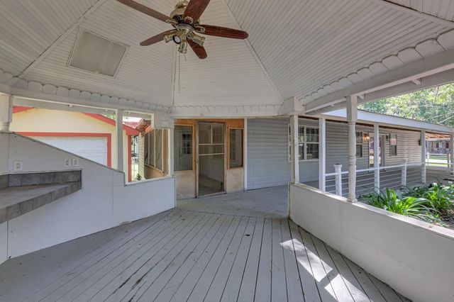 140 Tobago Lane, Point Blank, TX 77364