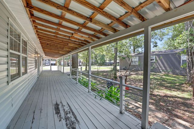 140 Tobago Lane, Point Blank, TX 77364