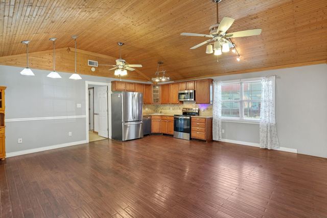 140 Tobago Lane, Point Blank, TX 77364