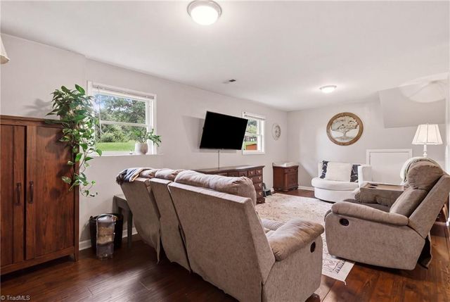 211 Yorktown Road, Kernersville, NC 27284