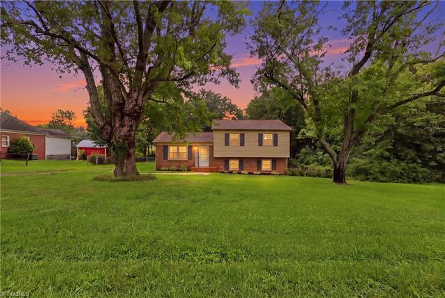 211 Yorktown Road, Kernersville, NC 27284