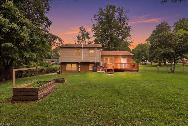 211 Yorktown Road, Kernersville, NC 27284