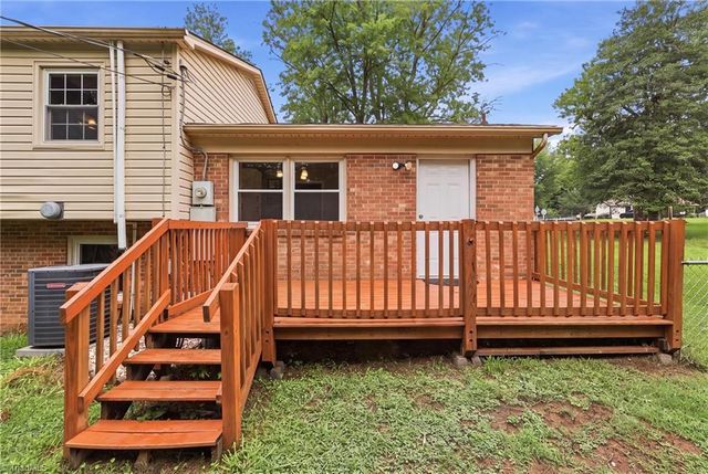 211 Yorktown Road, Kernersville, NC 27284