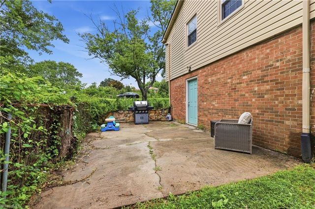 211 Yorktown Road, Kernersville, NC 27284
