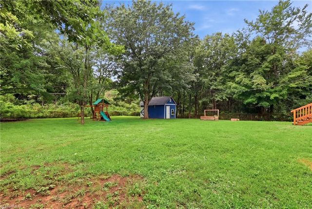 211 Yorktown Road, Kernersville, NC 27284