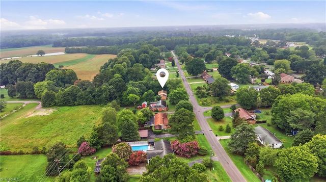 211 Yorktown Road, Kernersville, NC 27284