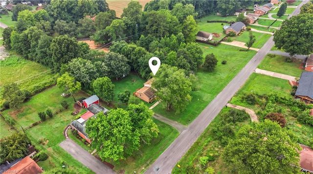 211 Yorktown Road, Kernersville, NC 27284