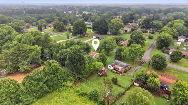 211 Yorktown Road, Kernersville, NC 27284