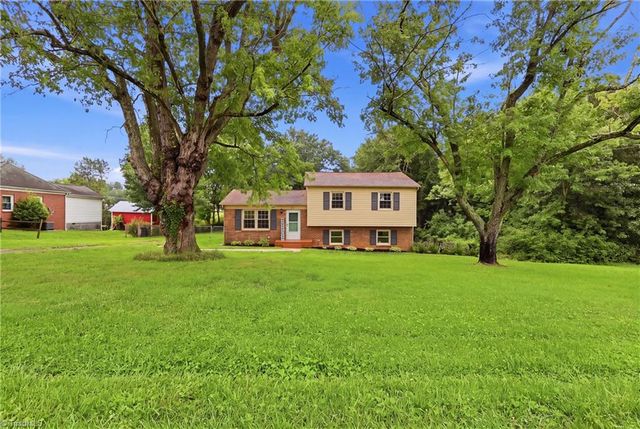 211 Yorktown Road, Kernersville, NC 27284