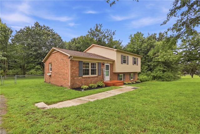 211 Yorktown Road, Kernersville, NC 27284