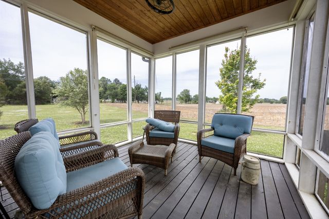 1687 Georgia Crossing Rd, Winchester, TN 37398