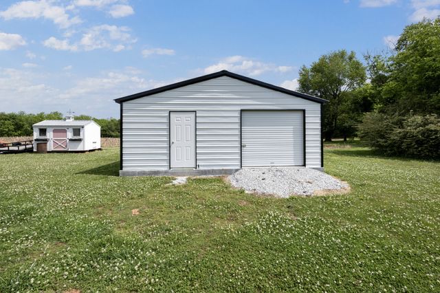 1687 Georgia Crossing Rd, Winchester, TN 37398