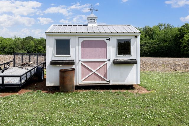 1687 Georgia Crossing Rd, Winchester, TN 37398