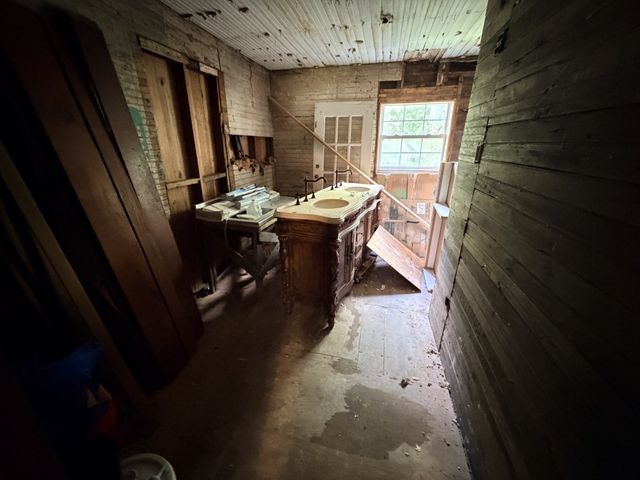 1687 Georgia Crossing Rd, Winchester, TN 37398
