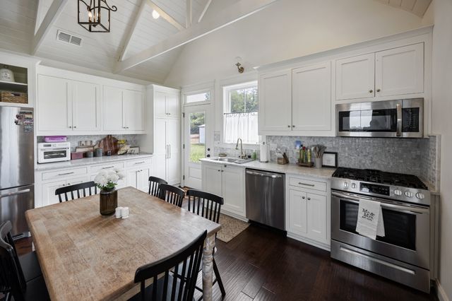 1687 Georgia Crossing Rd, Winchester, TN 37398