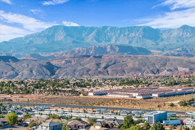 222 S VALLEY VIEW DR, Hurricane, UT 84737