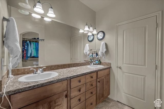 222 S VALLEY VIEW DR, Hurricane, UT 84737