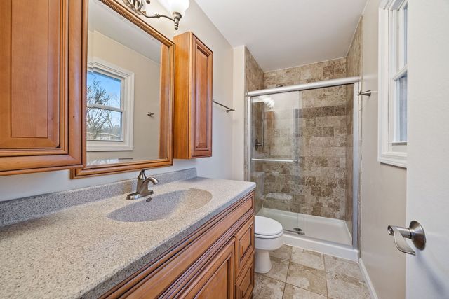 425 N Alfred Avenue, Elgin, IL 60123