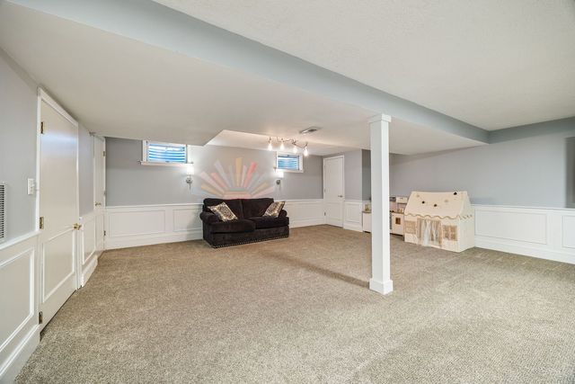 425 N Alfred Avenue, Elgin, IL 60123