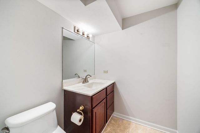 425 N Alfred Avenue, Elgin, IL 60123