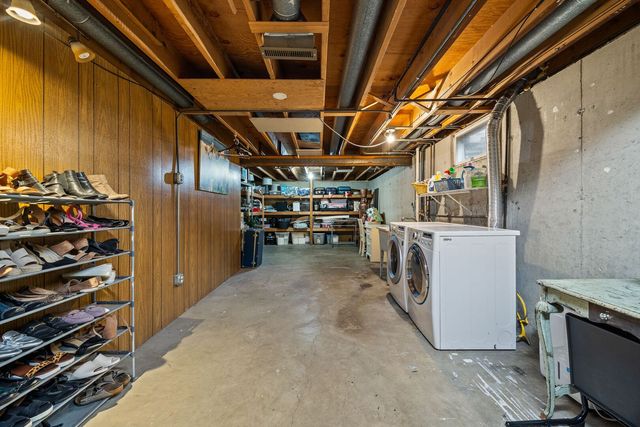 425 N Alfred Avenue, Elgin, IL 60123