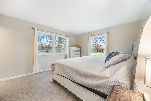 425 N Alfred Avenue, Elgin, IL 60123