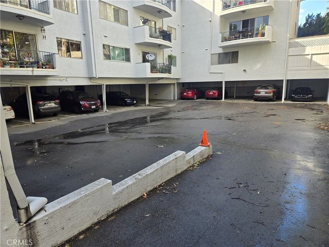 972 E California 202, Pasadena, CA 91106