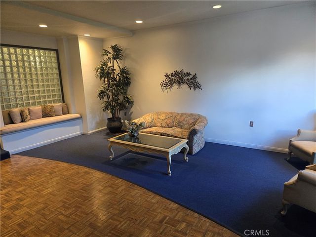 972 E California 202, Pasadena, CA 91106