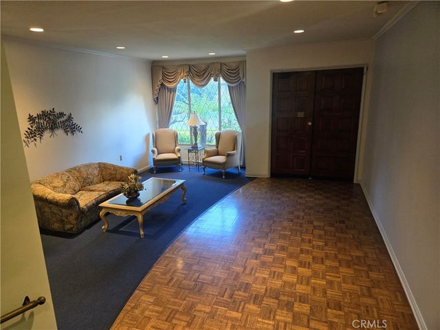 972 E California 202, Pasadena, CA 91106